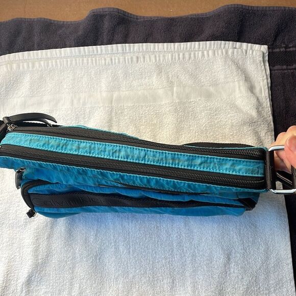 Calvin Klein blue Crossbody bag four different compartment pockets - Picture 8 of 14